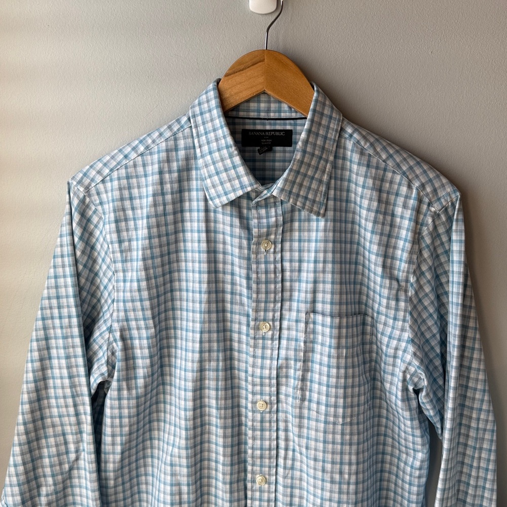 Banana Republic Slim Fit Non-Iron‎ Blue and White Dress Shirt - Picture 3 of 7